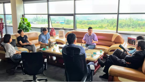 中國五礦商會、佛山外經(jīng)貿(mào)系統(tǒng)領導蒞臨雙興指導工作